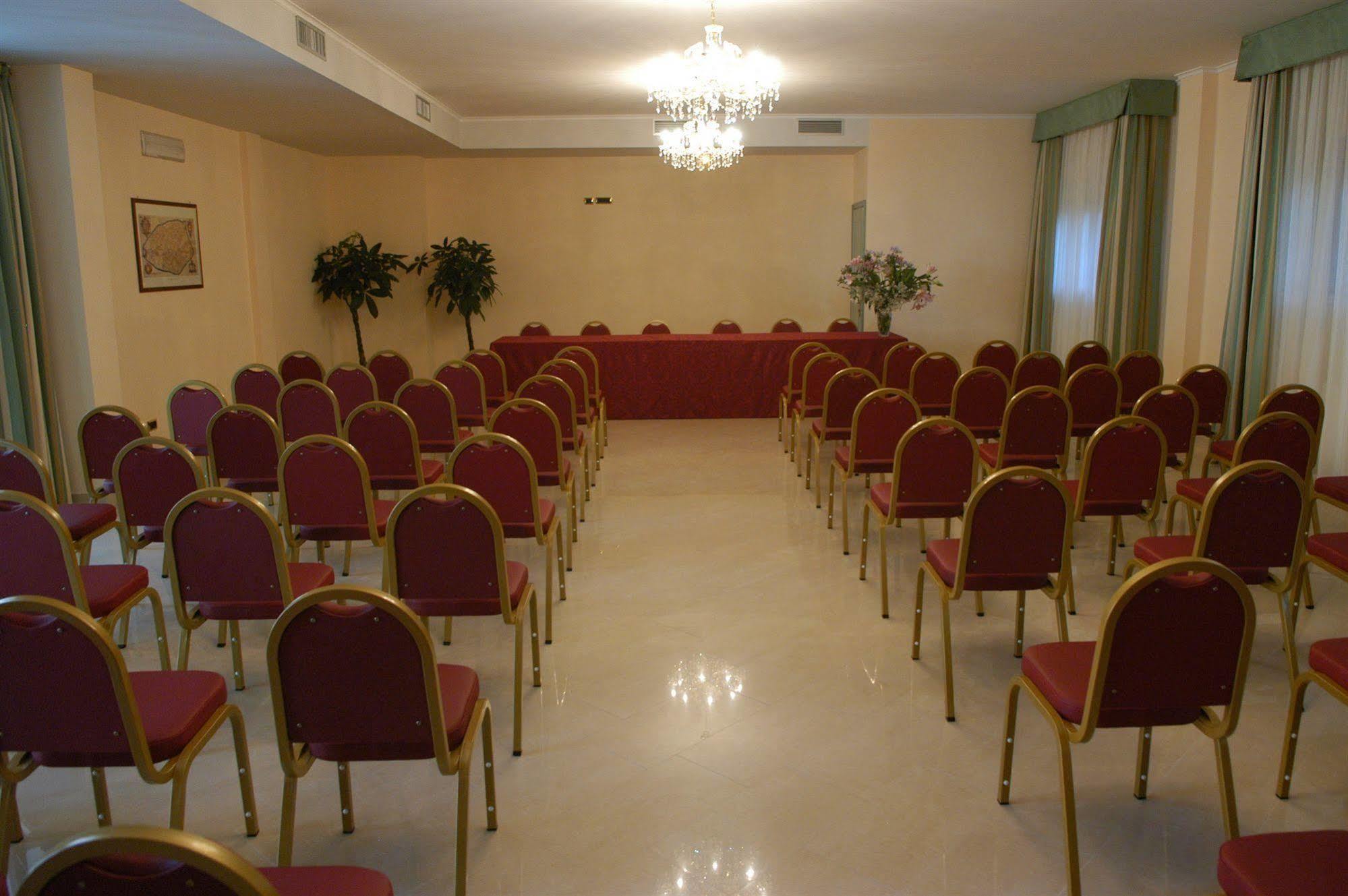 Pilgrim'S Hotel Cicognolo Luaran gambar