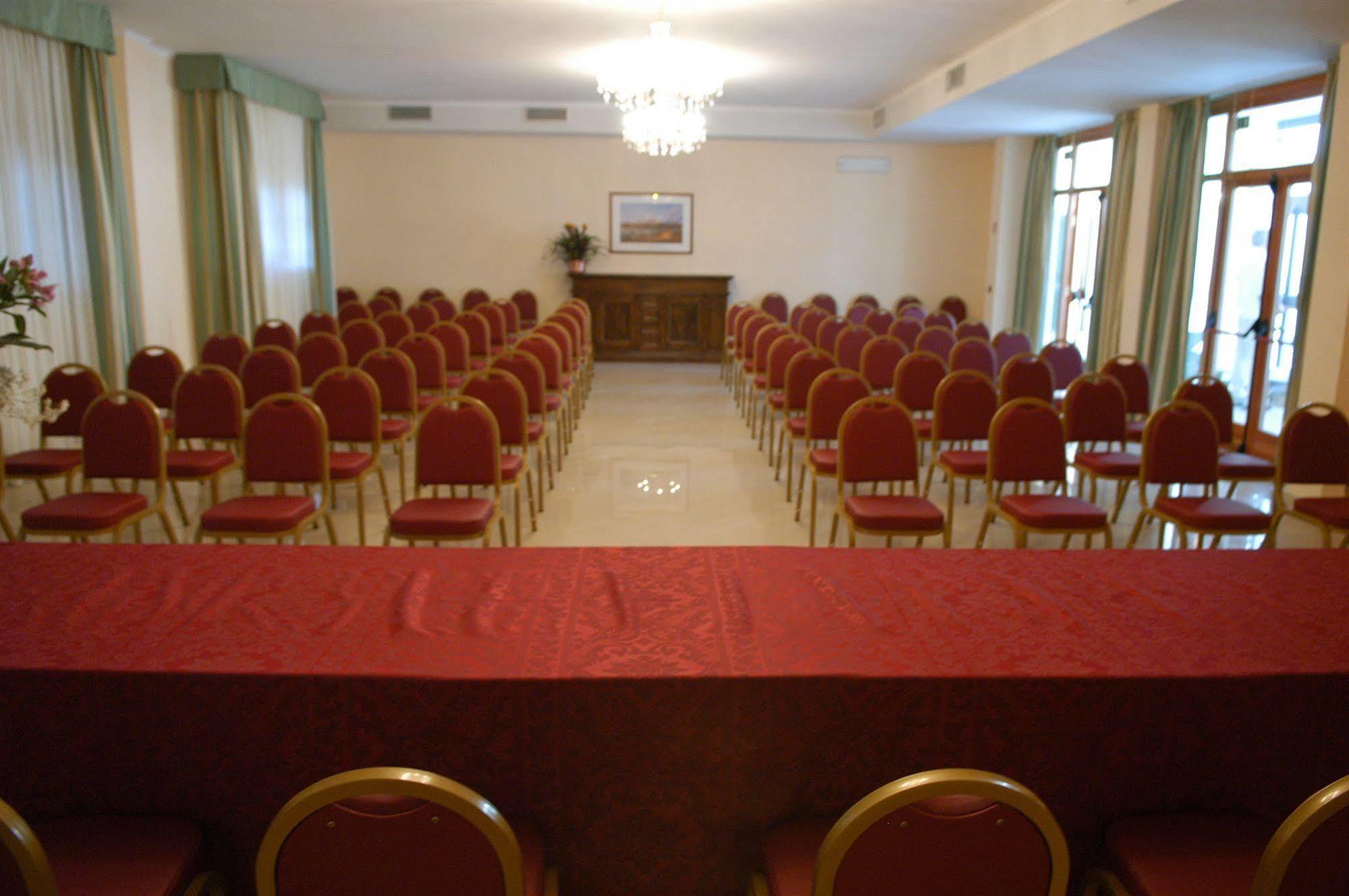 Pilgrim'S Hotel Cicognolo Luaran gambar